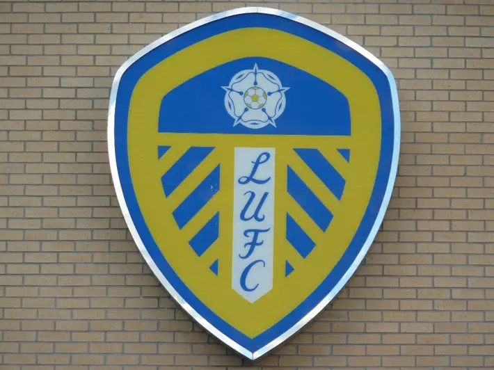 Top 10 Leeds United FC Players to Ever Lace Them Up badge