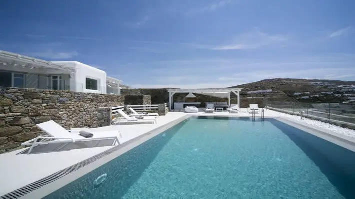 Top 3 Luxury Villas For Large Groups in Mykonos for This Summer 3