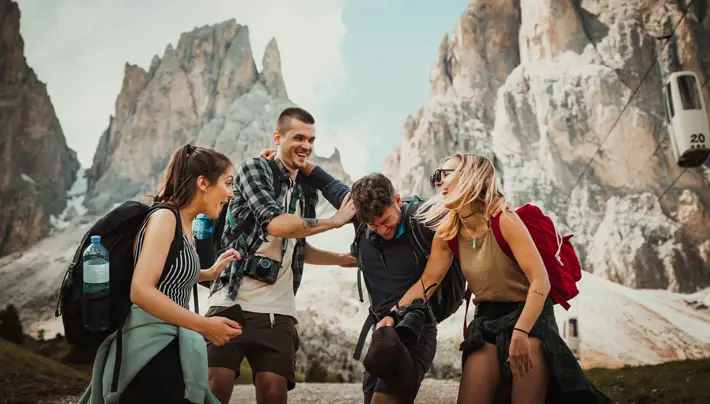 Top 5 Ways to Make Your Travel Memories Last friends