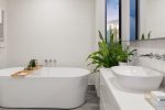 Top-Notch Bathroom Renovation Tips for Homemakers