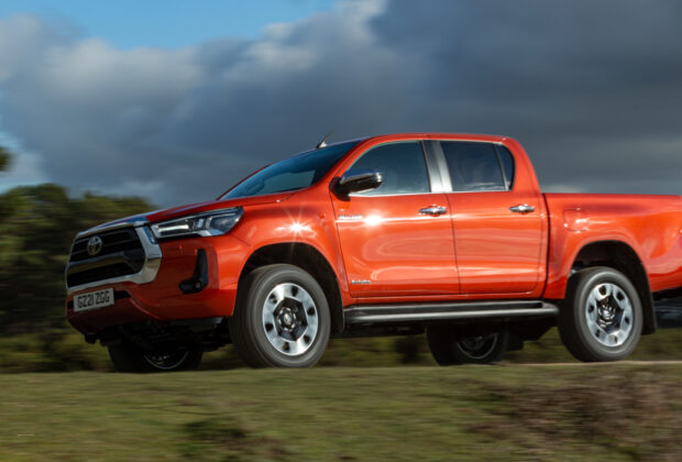 Toyota Hilux Invincible car Review main