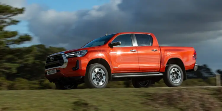 Toyota Hilux Invincible car Review main