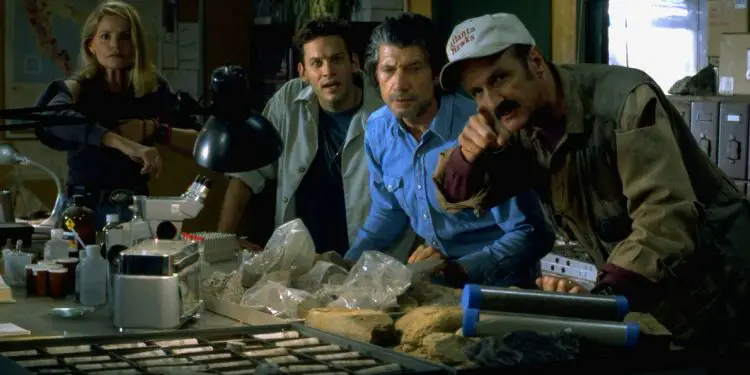 Tremors-2-Aftershocks-(1996)-Film-Review-2