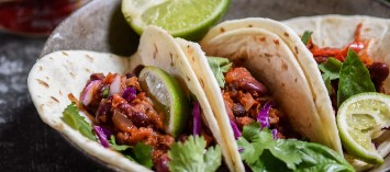 Vegan Mutti Chilli bean tacos