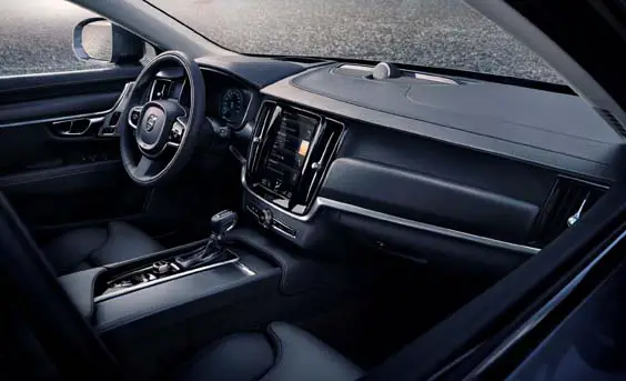 Volvo V90 Cross Country review interior