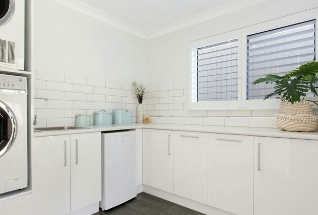 What Do You Actually Need in Your Laundry Room Useful Tips for Creating a Functional Space (2)