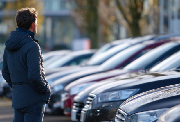 What are the Pros and Cons to Leasing and Buying a Used Car (2)