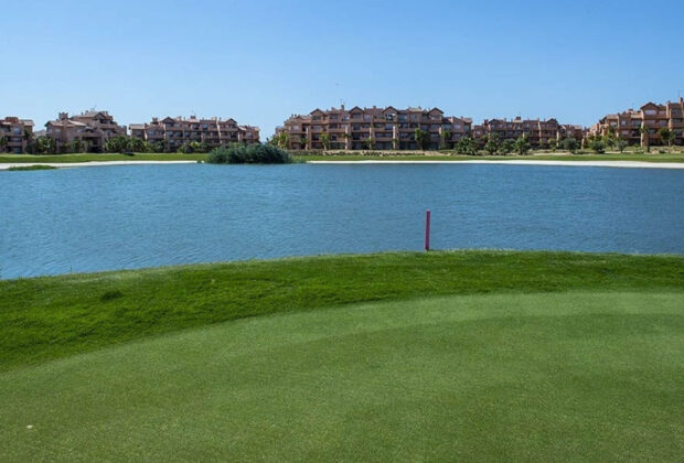 Where Can you get a Choice of 19 Golf Courses Within 30 miles Murcia is Where (2)