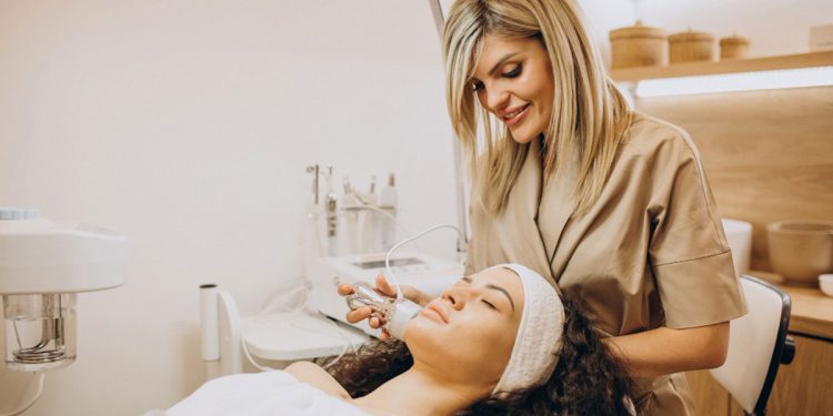 Why Beauty Retailers Struggle With Sourcing Products and How to Get Ahead