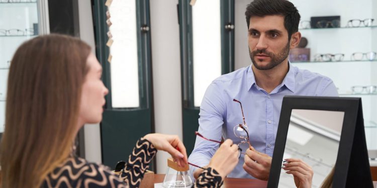 Why Optician Salons Are Switching to Glasson.app for Business Growth (1)