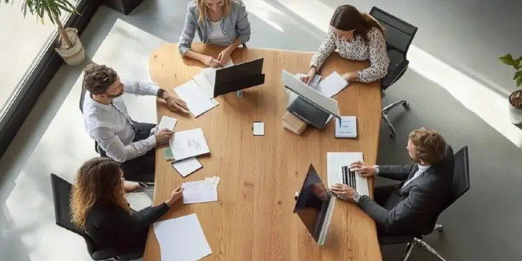 Why Outsourcing Writing Tasks Can Help Your Business Thrive (2)