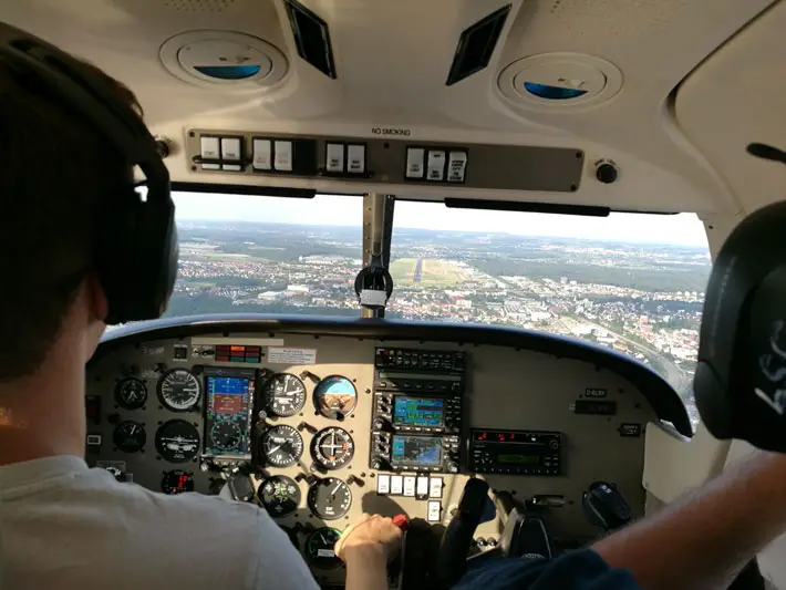 Wingly Flight York to Hull Review cockpit