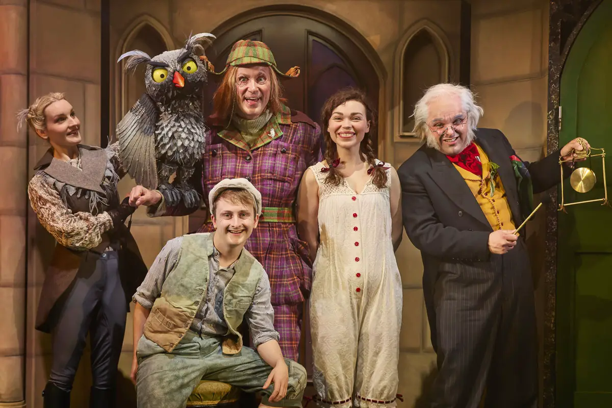 awful auntie review bradford alhambra (2)