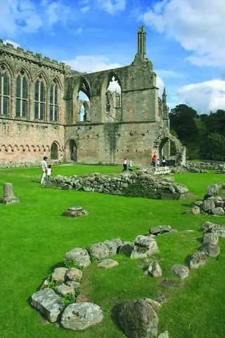 bolton abbey walk ruins