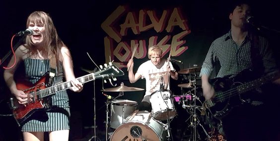 calva louise live review oporto leeds march 2019 stage