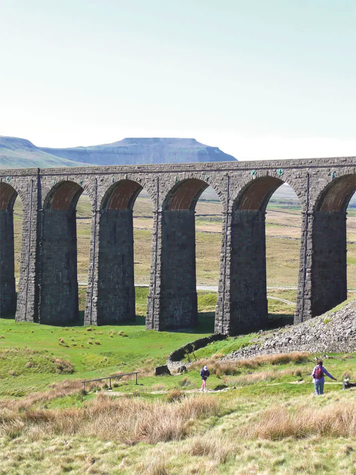 dales high way yorkshire walk ribblehead viaduct