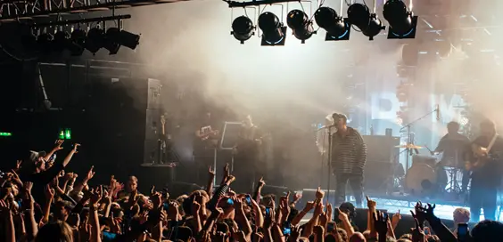 dma's live review leeds beckett university may 2018 stage