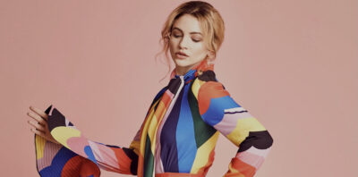 elle l interview main