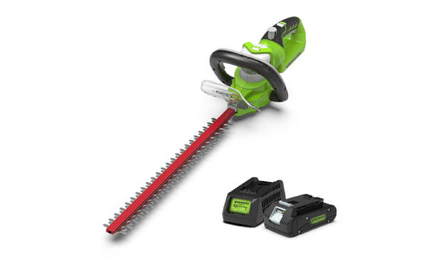 greenworks hedgetrimmer gadget review battery main