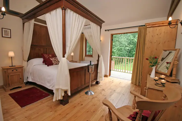 griffon forest lodges flaxton york review bedroom