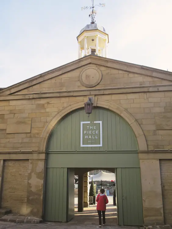 history of the piece hall halifax entrance