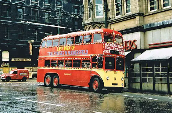 huddersfield trolleys and buses history P45 No. 623 stands in Westgate Huddersfield, bound for Waterloo from Outlane