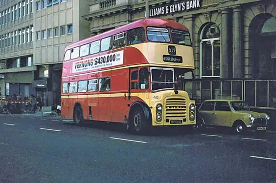 huddersfield trolleys and buses history P94 Far from home. Leyland Titan No. 412 is on the Nether Edge service while on loan to Sheffield Corporation