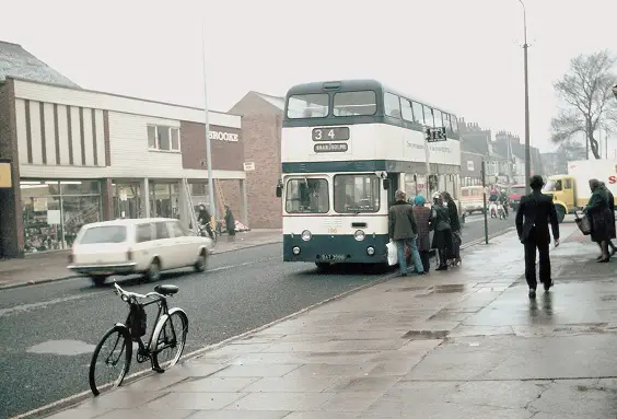 hull corporation buses Atlantean No. 198, 1973. (Malcolm Wells)