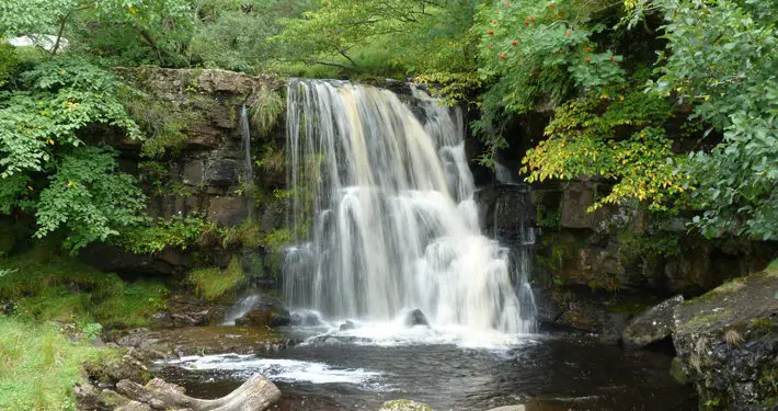 janet's foss malhamdale malham cove main