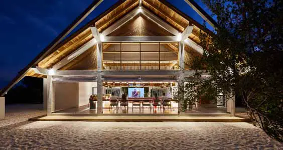 maldives amari havodda resort review bar