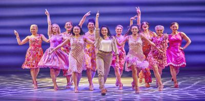 mamma mia review sheffield lyceum 2022