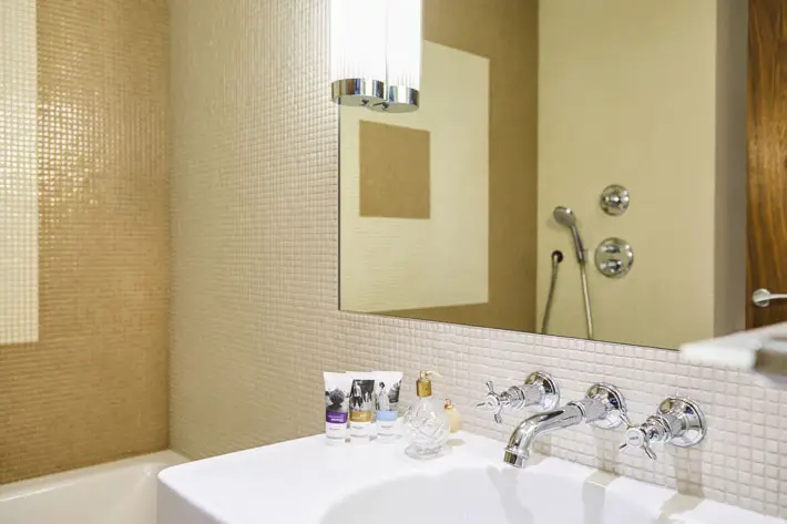 mercure leeds hotel review bathroom