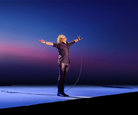 mick hucknall on stage