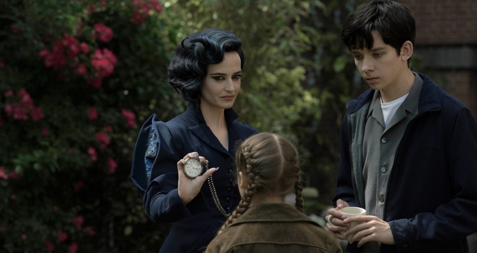 miss peregrine's home for peculiar children film review watch