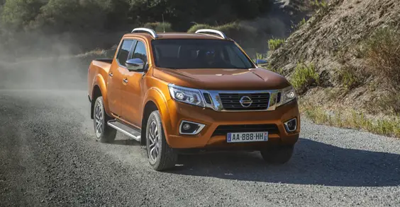 nissan navara front view