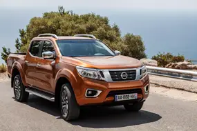 nissan navara front side