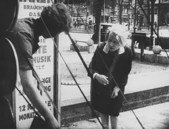 people on a sunday film review still