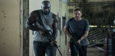 plane film review 2023