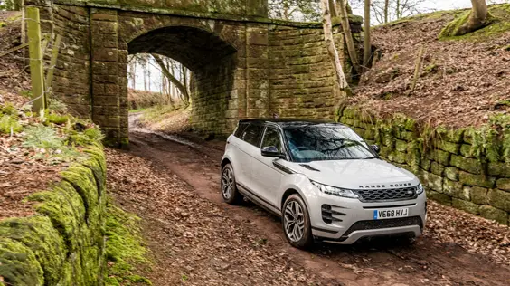 range rover evoque 2019 car review side