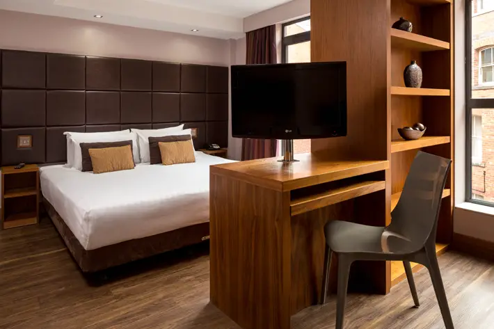 roomzzz leeds hotel review grande