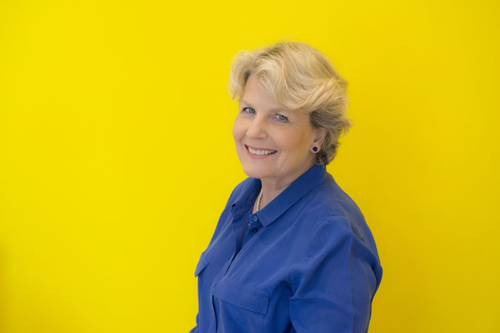 sandi toksvig live review leeds town hall february 2020 comedy