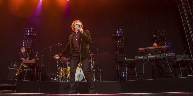 simply red live review scarborough open air hucknall