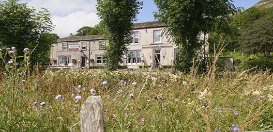 tennants arms hotel kilnsey review main exterior