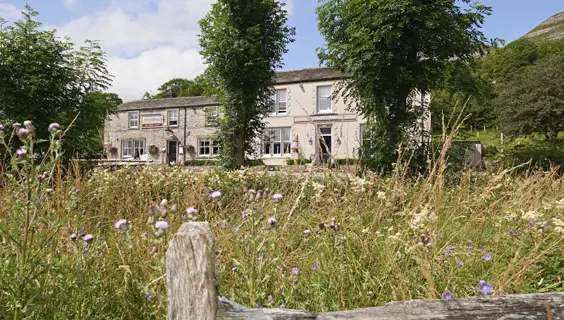 tennants arms hotel kilnsey review main exterior