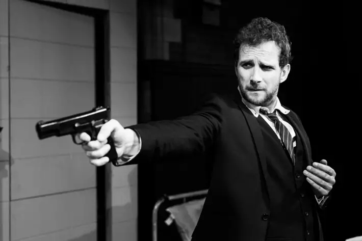 the dumb waiter review east riding theatre gun