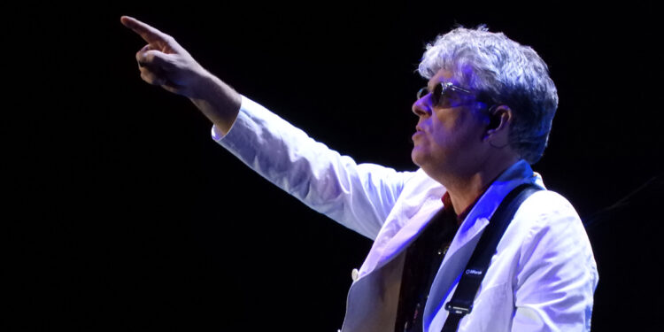 tom bailey live review leeds arena