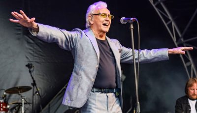 tony christie live review scunthorpe